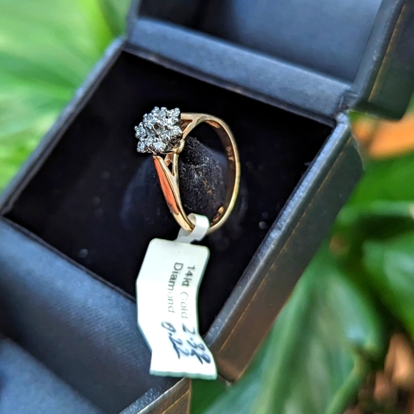 Diamond Ring 14k - Picture 2 of 9